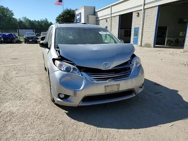 2015 TOYOTA SIENNA XLE