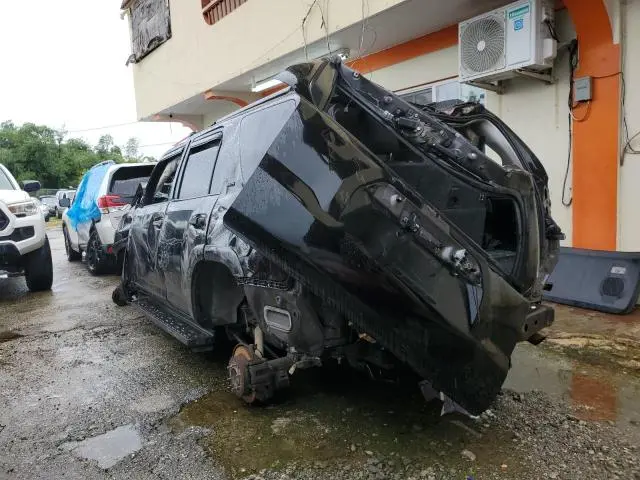 2010 TOYOTA 4RUNNER SR5  