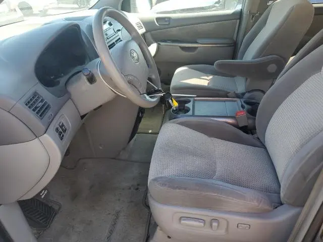 2010 TOYOTA SIENNA CE  