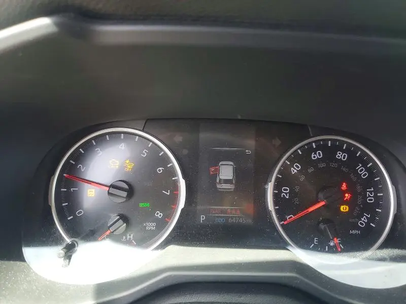 2021 TOYOTA RAV4 XLE  