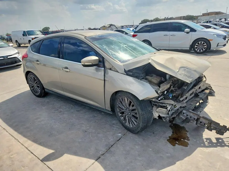 2016 FORD FOCUS TITANIUM  
