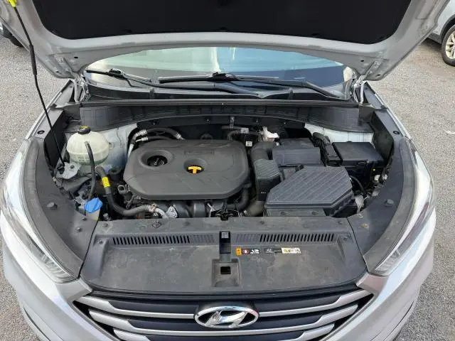 2018 HYUNDAI TUCSON SE  