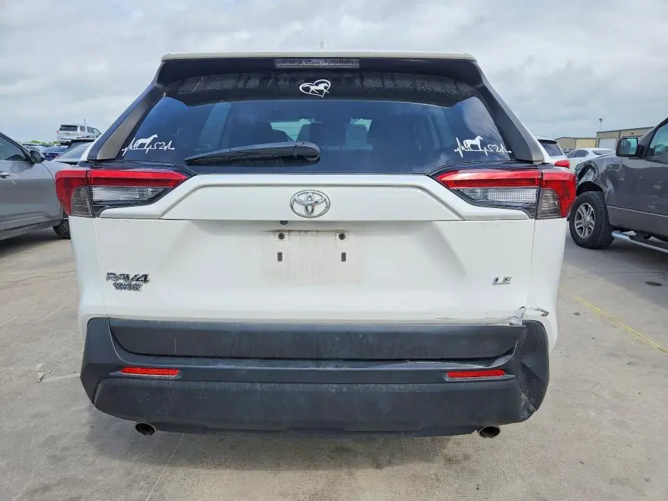 2019 TOYOTA RAV4 LE  