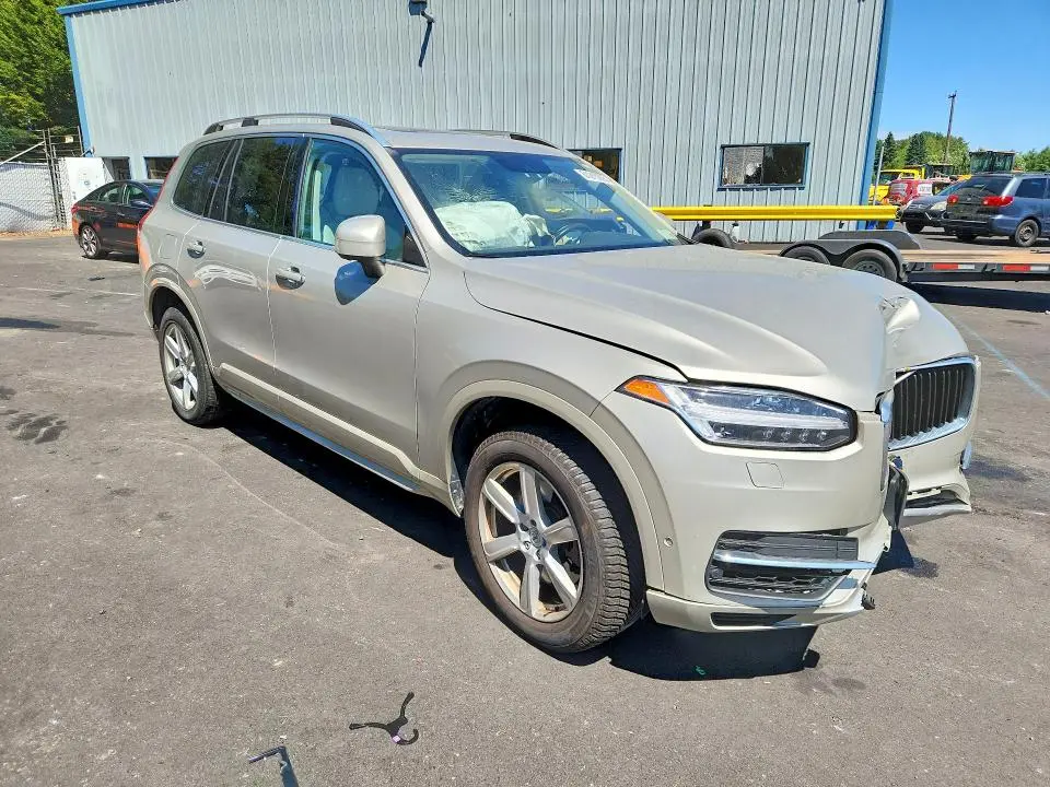 2016 VOLVO XC90 T8  