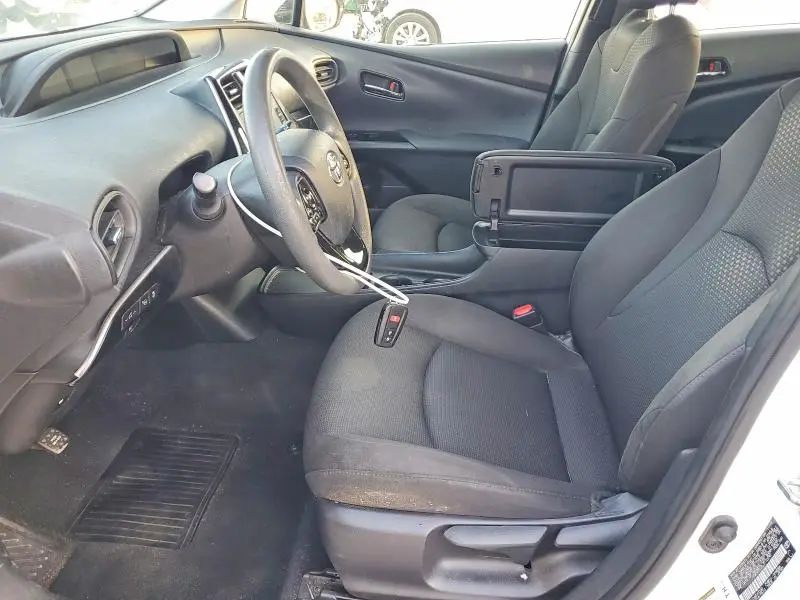 2020 TOYOTA PRIUS LE  