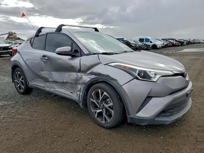 2018 TOYOTA C-HR XLE  
