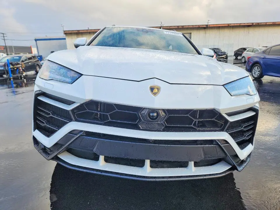 2021 LAMBORGHINI URUS   