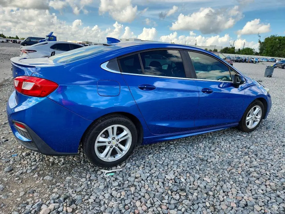 2017 CHEVROLET CRUZE LT  