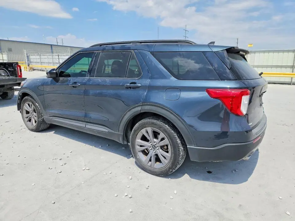 2022 FORD EXPLORER XLT  