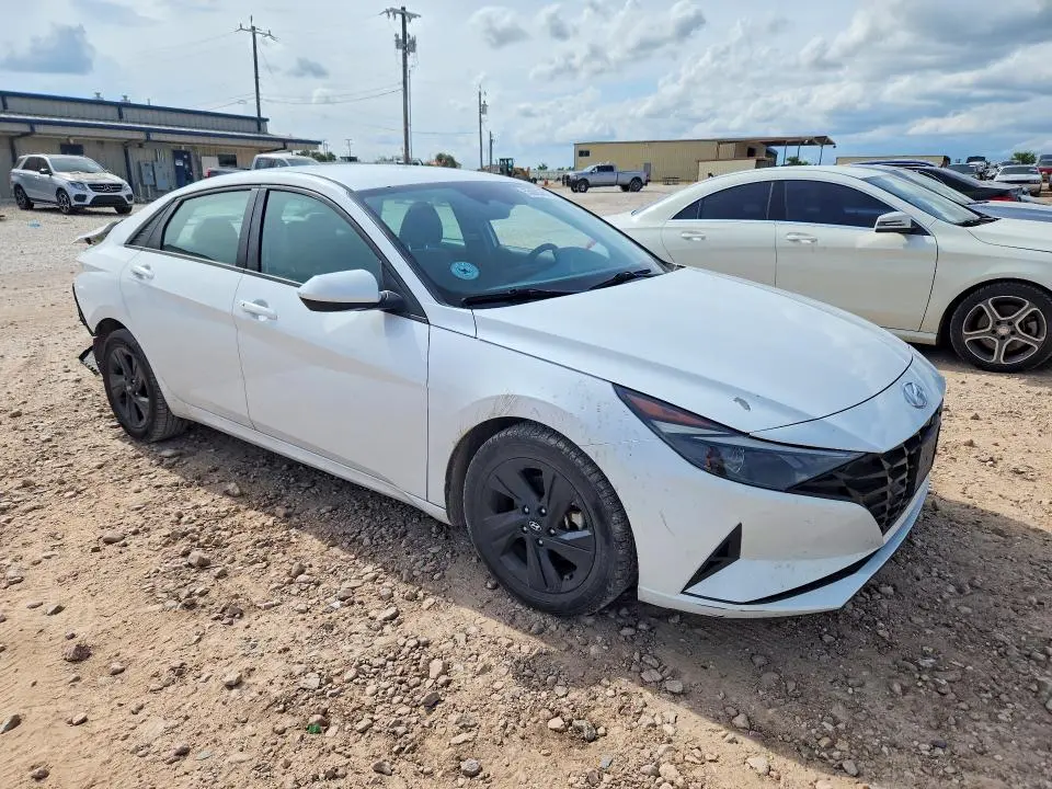 2021 HYUNDAI ELANTRA SEL  