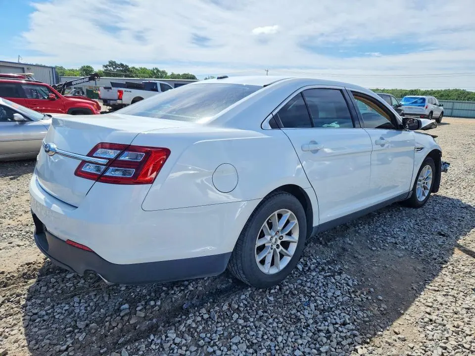 2015 FORD TAURUS SE  
