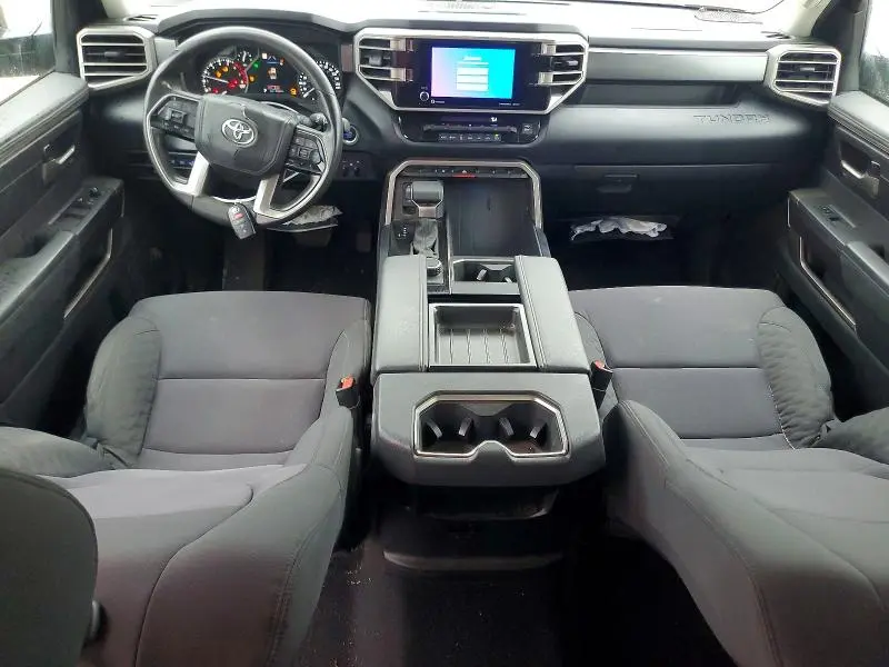 2024 TOYOTA TUNDRA CREWMAX SR5  