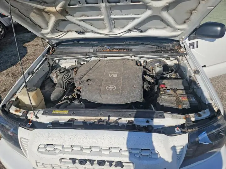 2011 TOYOTA TACOMA V6  