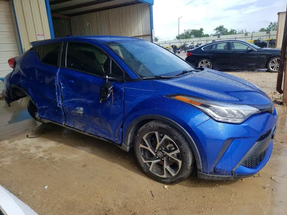 2021 TOYOTA C-HR XLE  