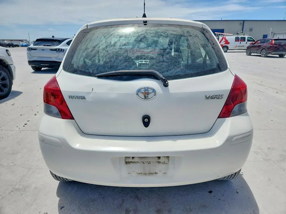 2010 TOYOTA YARIS BASE  
