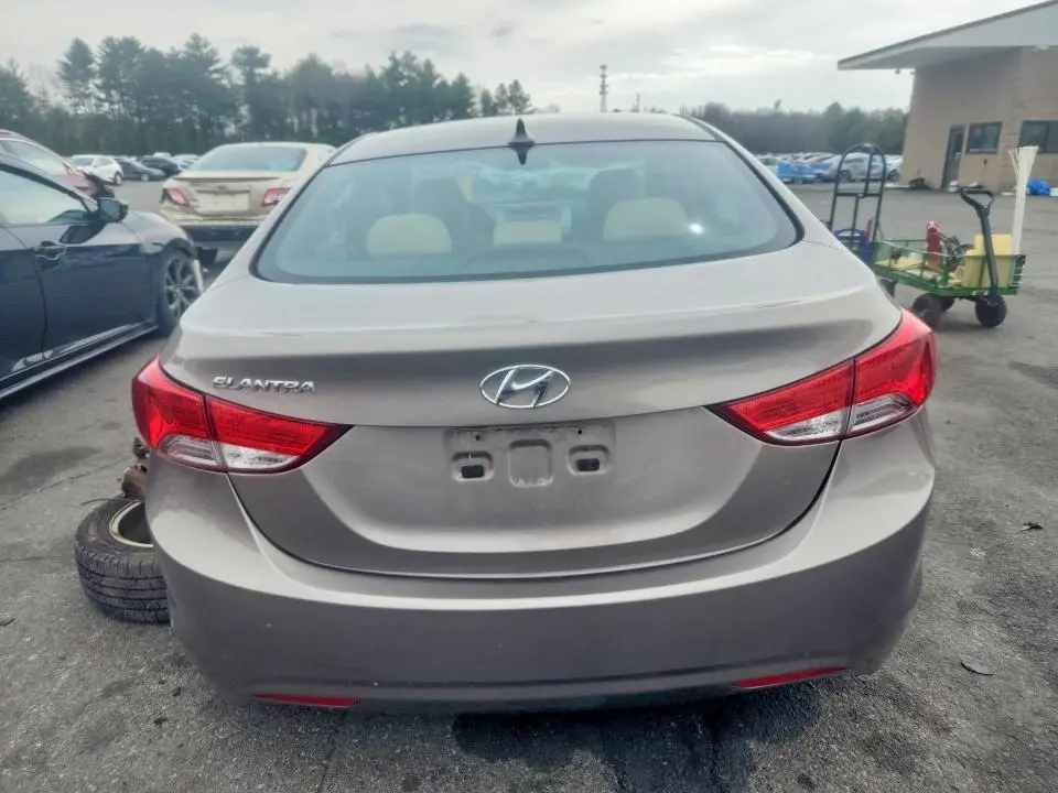 2013 HYUNDAI ELANTRA   