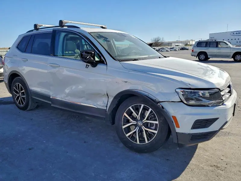 2021 VOLKSWAGEN TIGUAN SE  