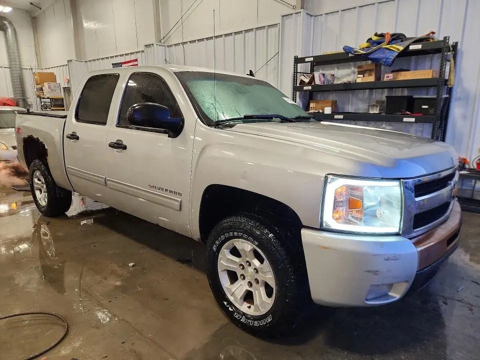 2011 CHEVROLET SILVERADO K1500 LT  
