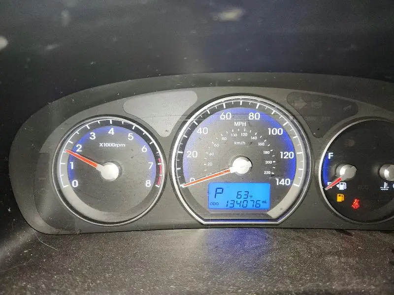 2012 HYUNDAI SANTA FE SE  