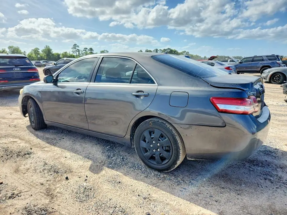 2010 TOYOTA CAMRY LE  