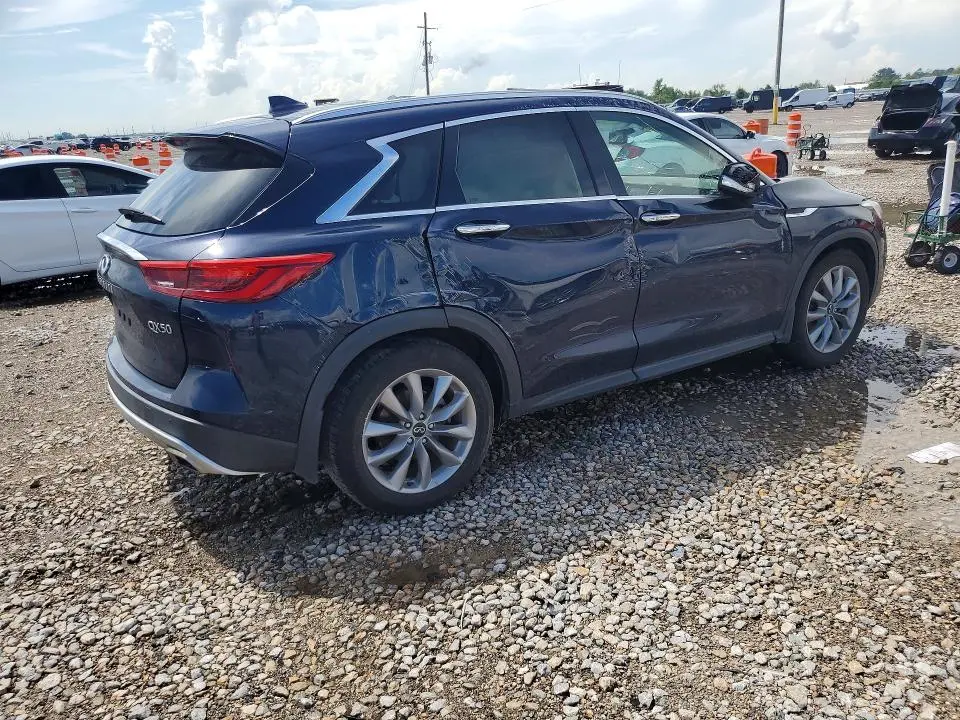 2021 INFINITI QX50 LUXE  