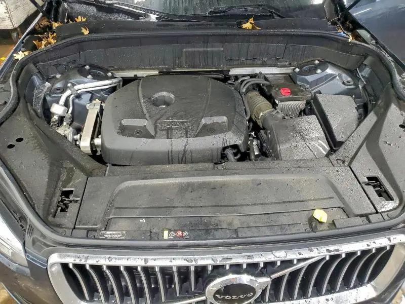 2021 VOLVO XC90 T6 MOMENTUM  