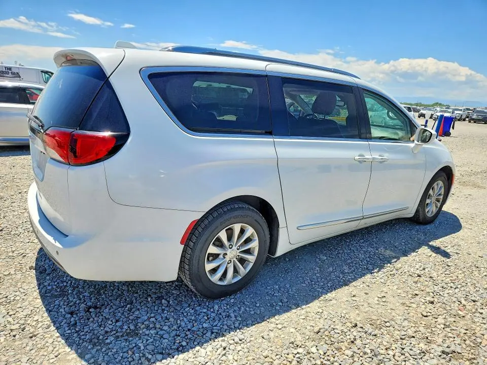 2018 CHRYSLER PACIFICA TOURING L PLUS  