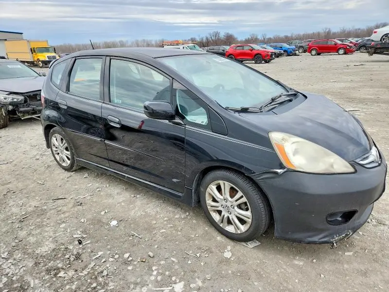 2010 HONDA FIT   