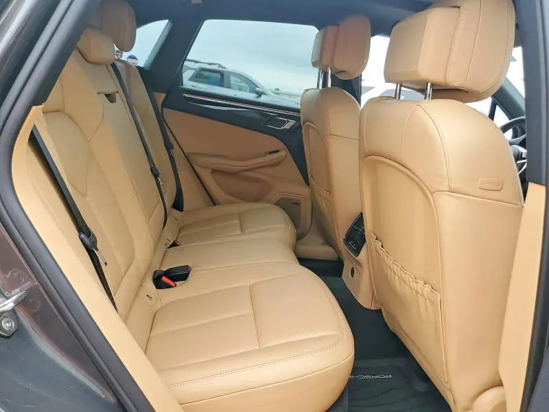 2018 PORSCHE MACAN   