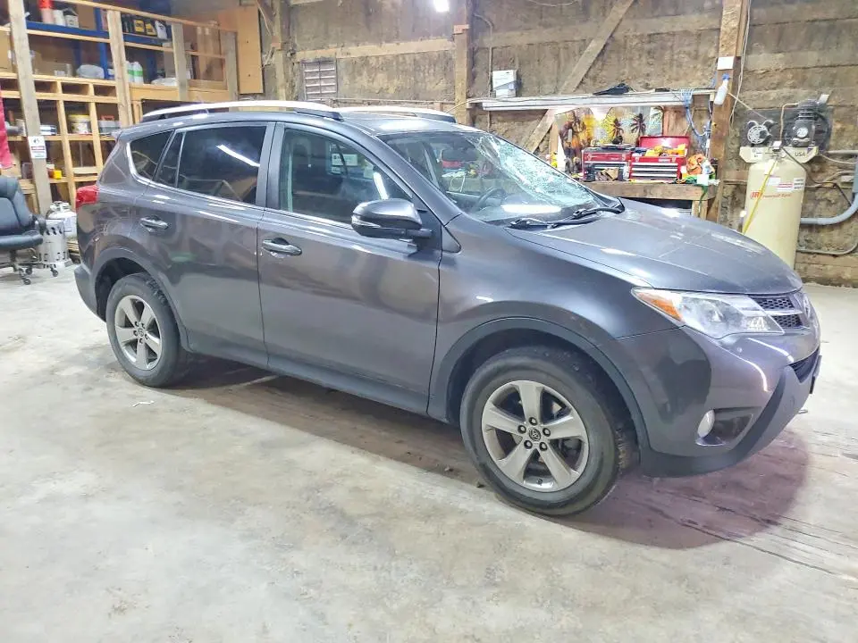 2015 TOYOTA RAV4 XLE  
