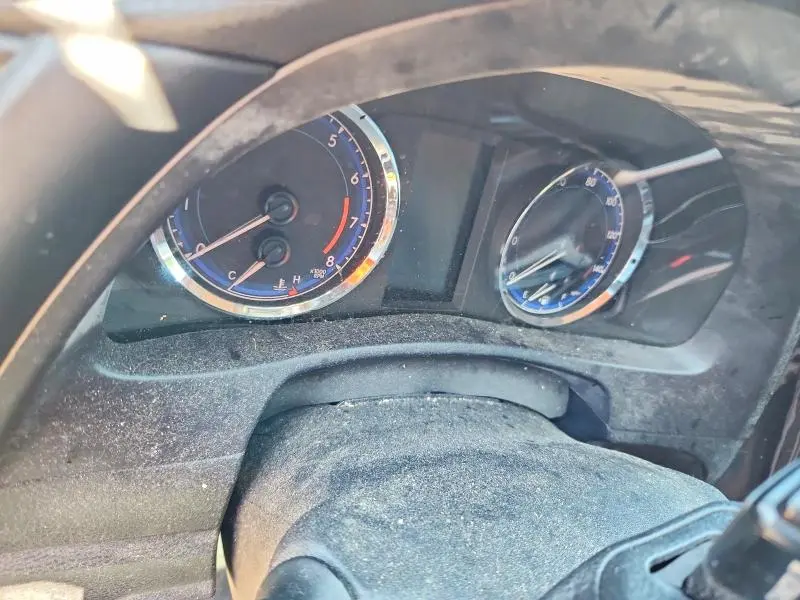 2018 TOYOTA COROLLA SE  