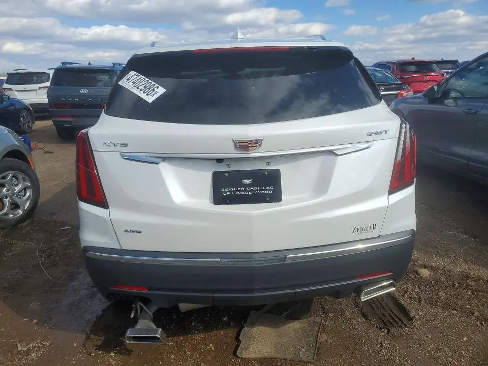 2025 CADILLAC XT5 LUXURY  