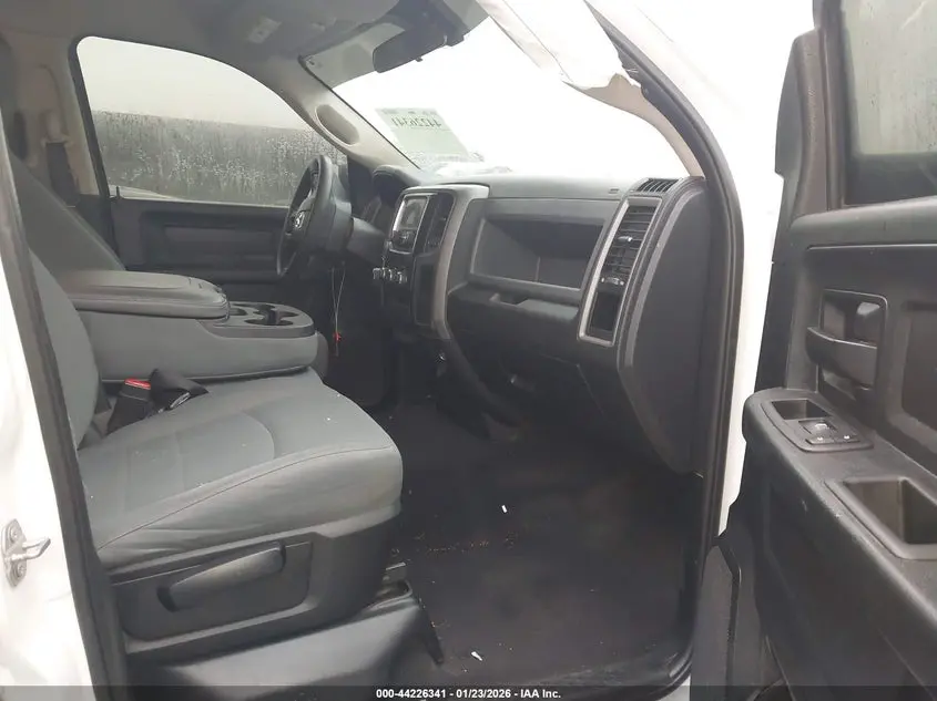 2017 RAM 1500 TRADESMAN  4X2 6'4 BOX