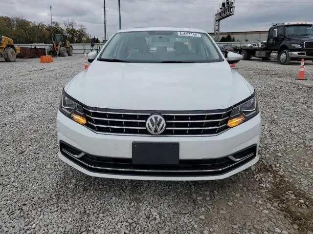 2017 VOLKSWAGEN PASSAT SE  
