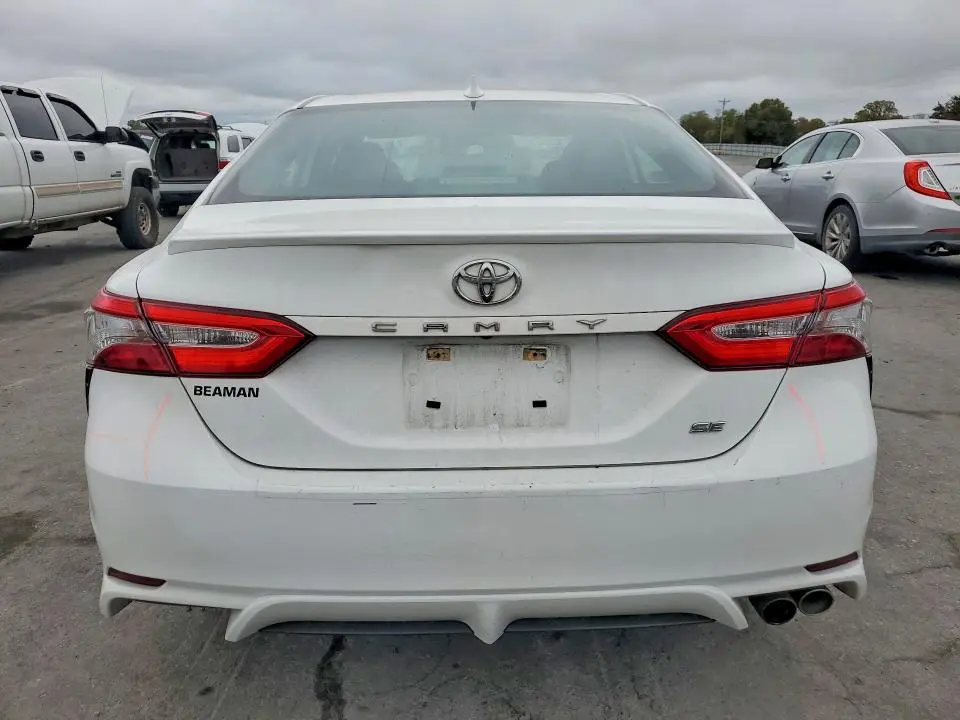 2019 TOYOTA CAMRY SE  