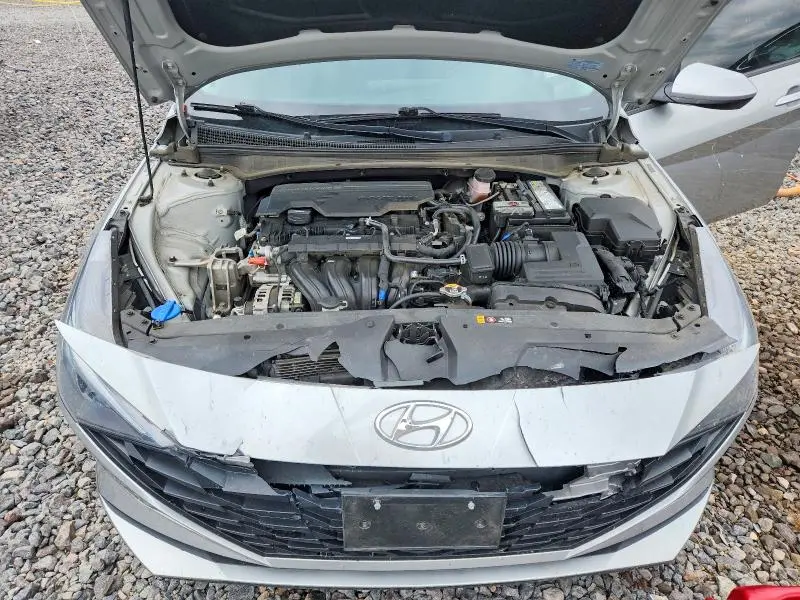 2021 HYUNDAI ELANTRA SE  
