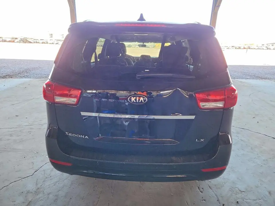 2016 KIA SEDONA LX  