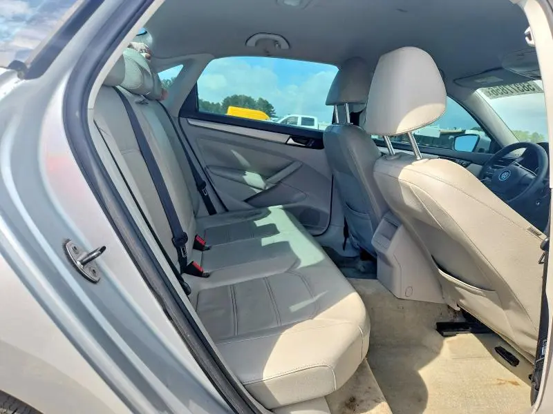 2013 VOLKSWAGEN PASSAT S  