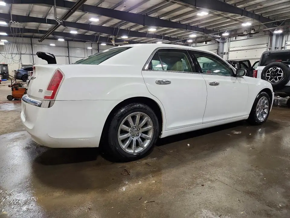 2011 CHRYSLER 300 LIMITED  