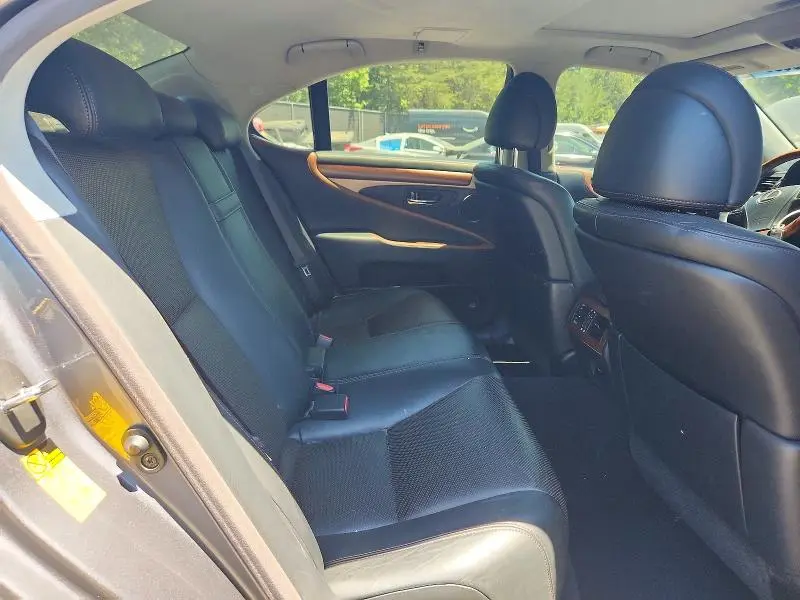 2013 LEXUS LS 460  