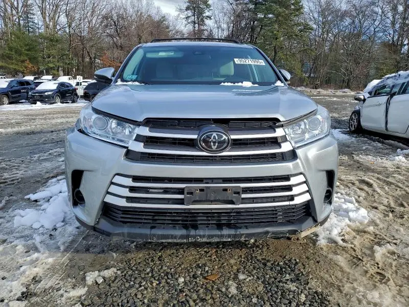 2018 TOYOTA HIGHLANDER LE  