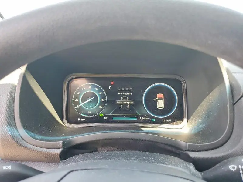 2023 HYUNDAI KONA SE  