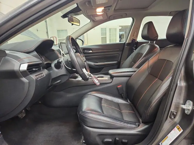 2022 NISSAN ALTIMA SR  