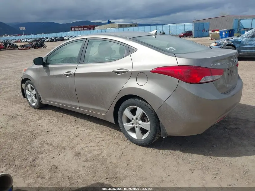 2013 HYUNDAI ELANTRA GLS