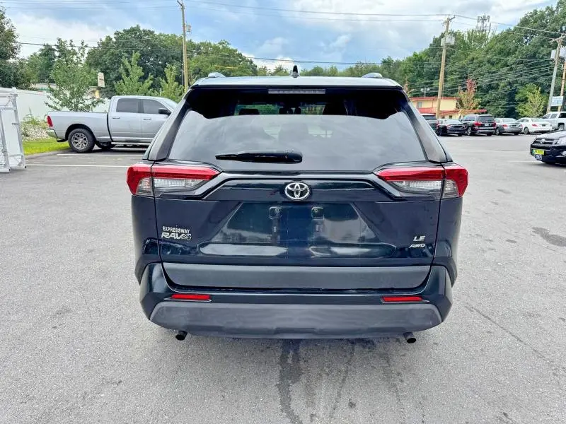 2019 TOYOTA RAV4 LE  