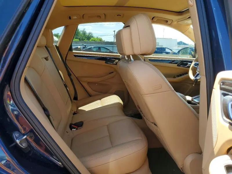 2016 PORSCHE MACAN S  