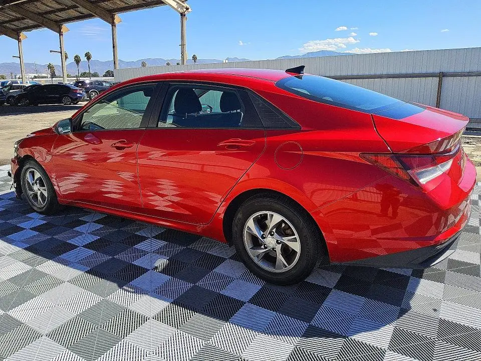 2021 HYUNDAI ELANTRA SE  
