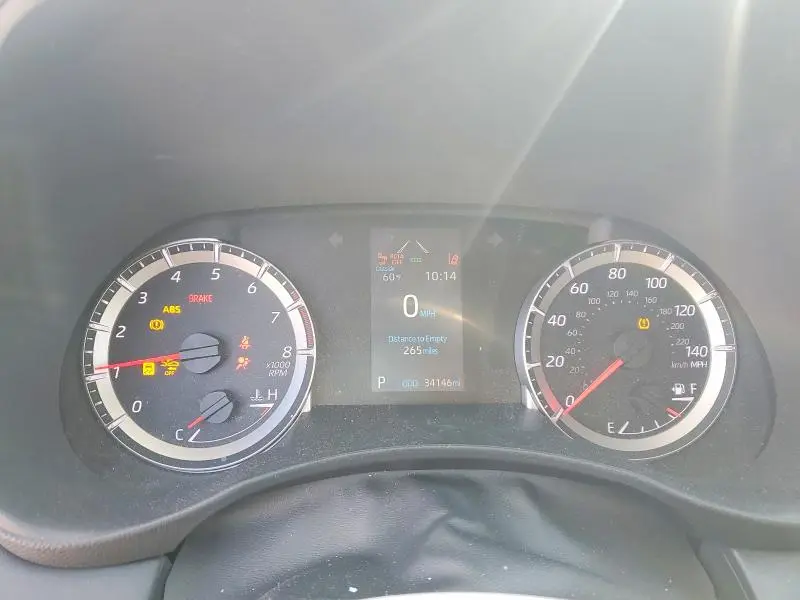 2021 TOYOTA HIGHLANDER LE  