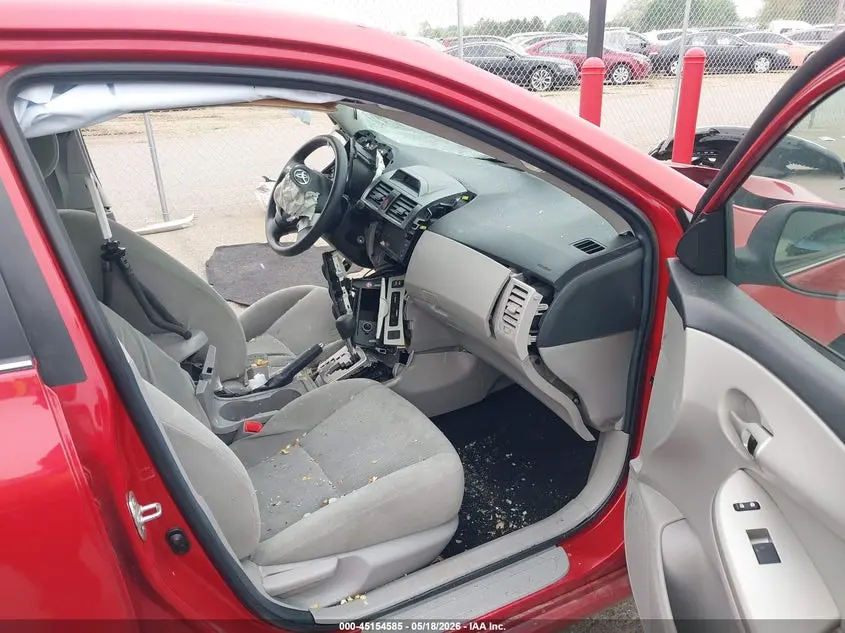 2013 TOYOTA COROLLA LE