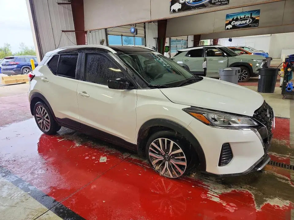 2024 NISSAN KICKS SV  